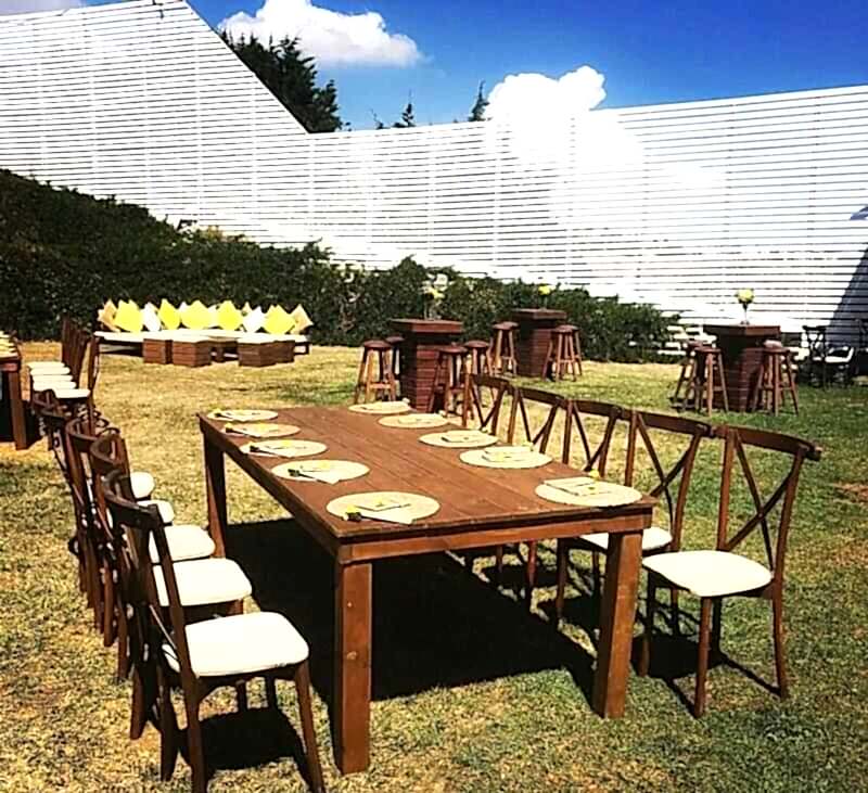 Cross Back Sandalye Kiralama Hizmeti