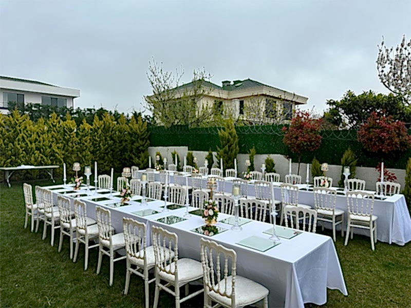 Nişan Organizasyonu İçin Masa Sandalye Kiralama